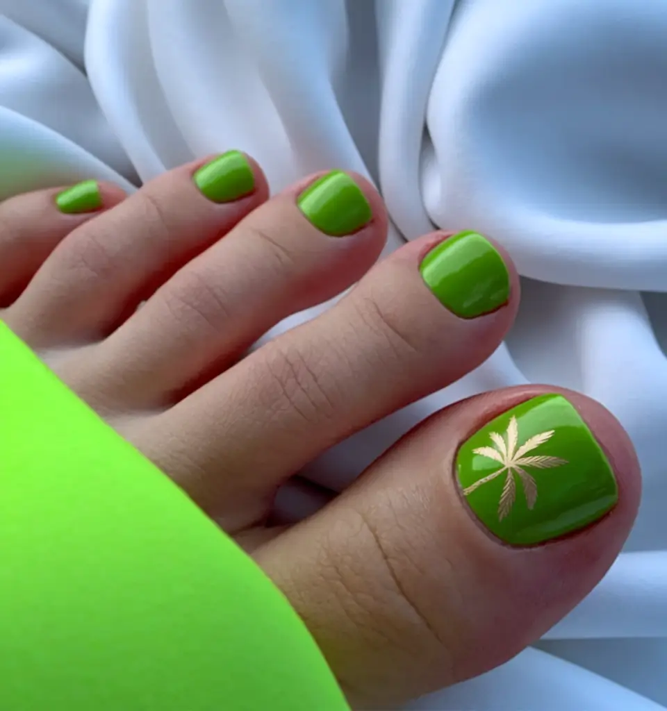 Toe Designs to Try in Summer 2025 Palm Pop in Lime Green Gel