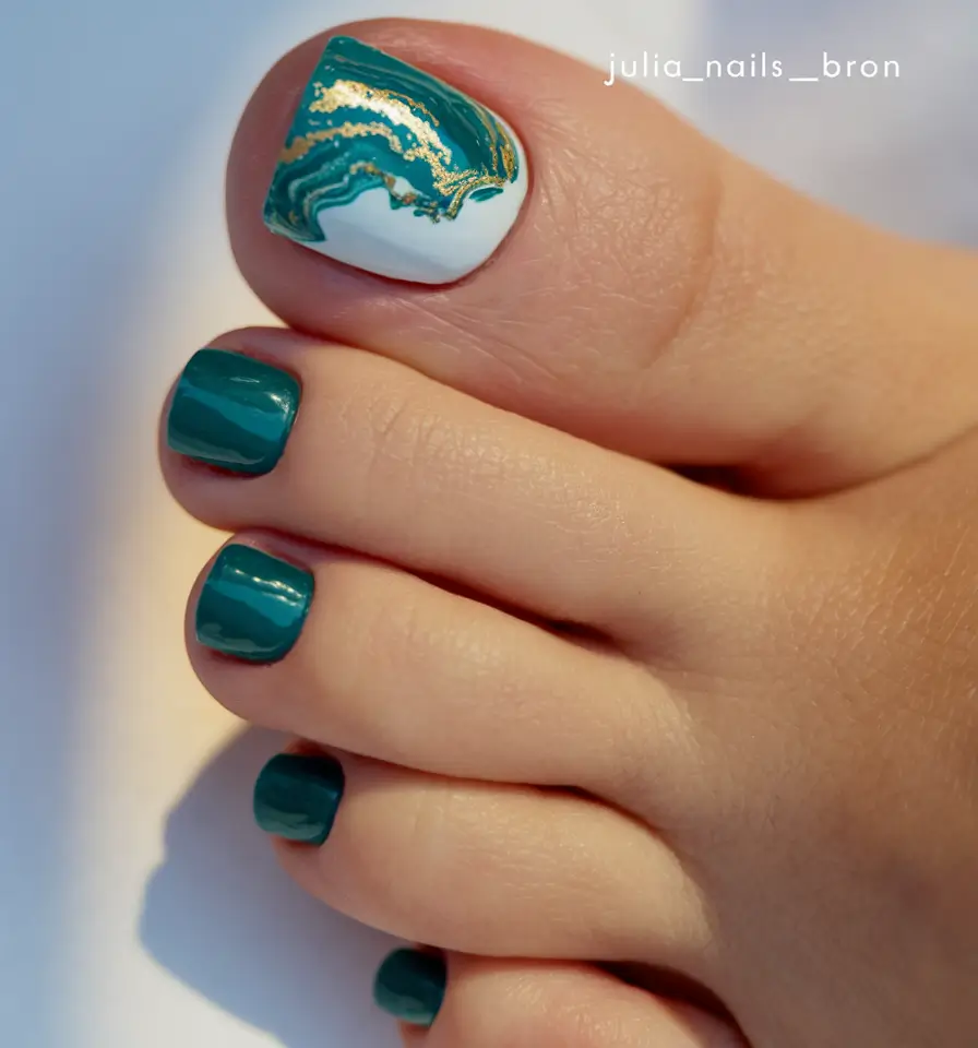 august toe nails ideas 2025+Ocean Swirl with White & Gold