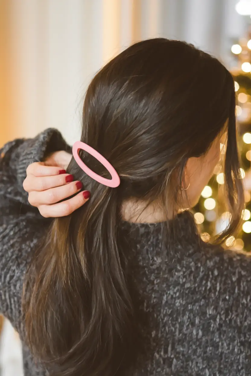 easy and cute fourth of july hairstyles+Minimalist Half-Up Clip Twist