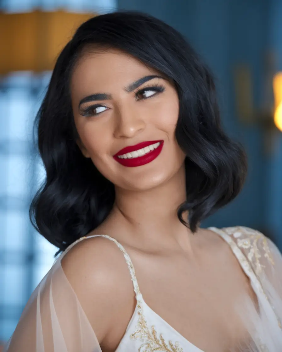 fall hairstyle for medium hair+Classic Hollywood Waves for Cool Weather Glam