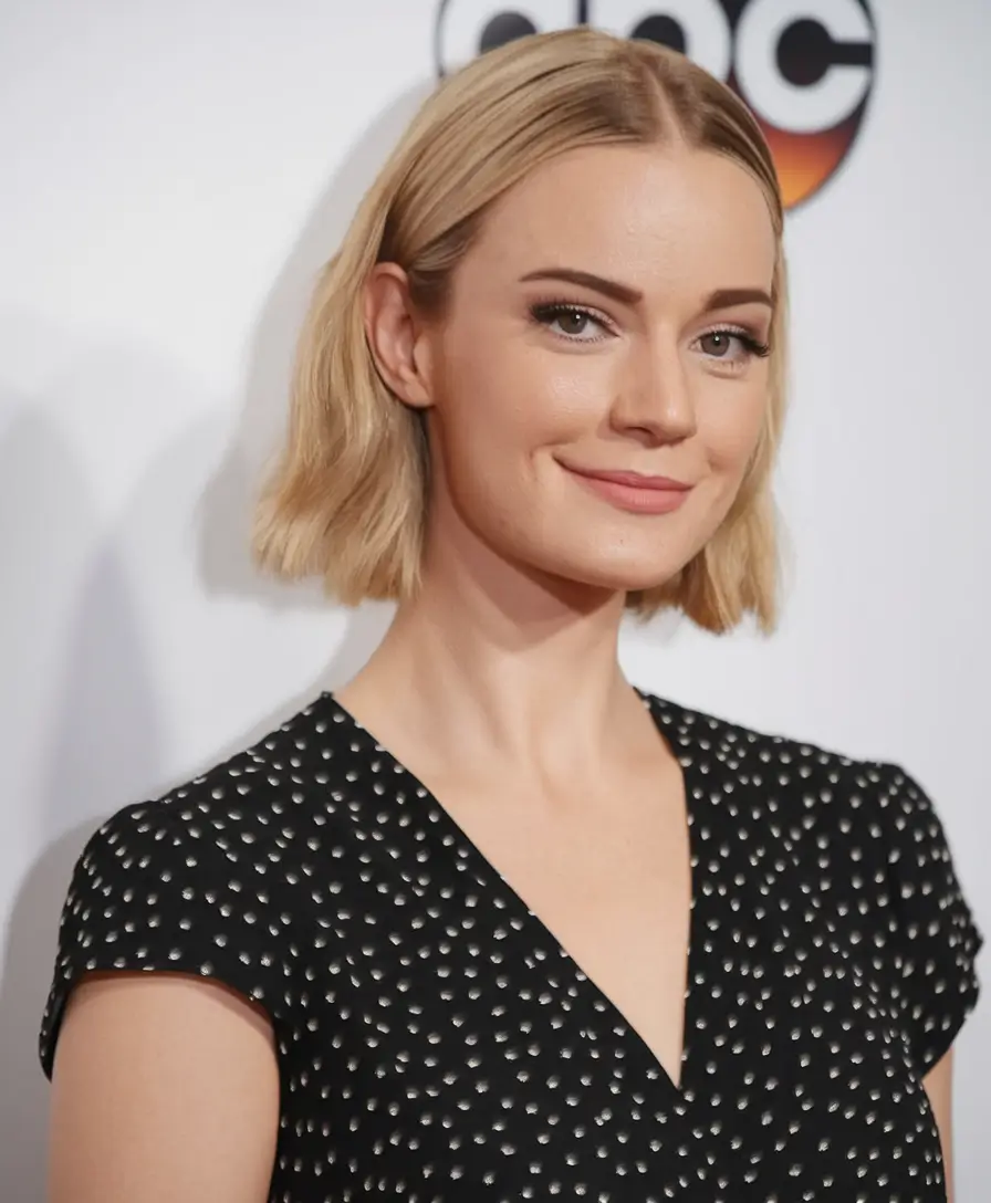 bob haircut fall 2025 Wavy Textured Bob