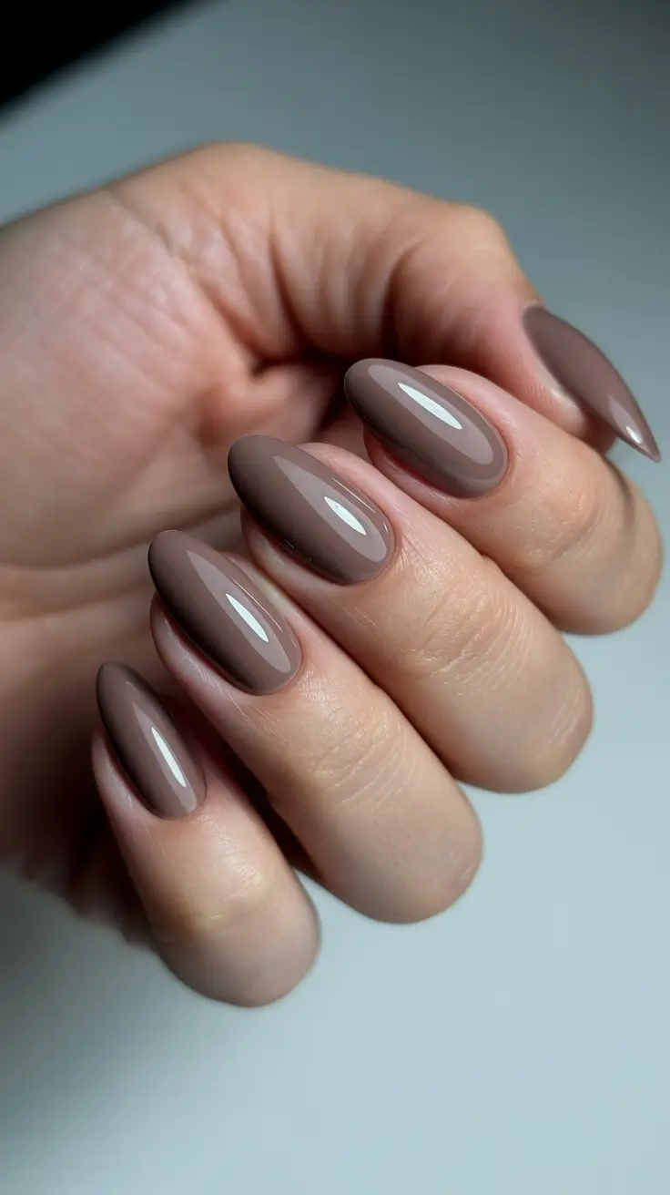 neutral winter nails gel short Truffle Taupe